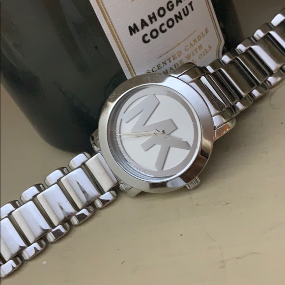 Silver Michael Kors watch - Picture 1 of 2
